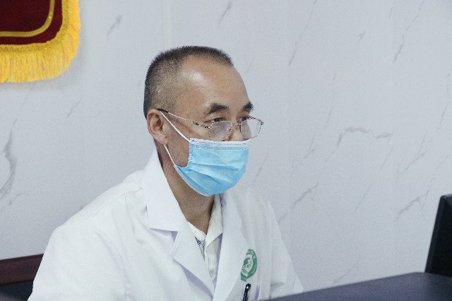 黨員醫(yī)生，先鋒模范(圖1)