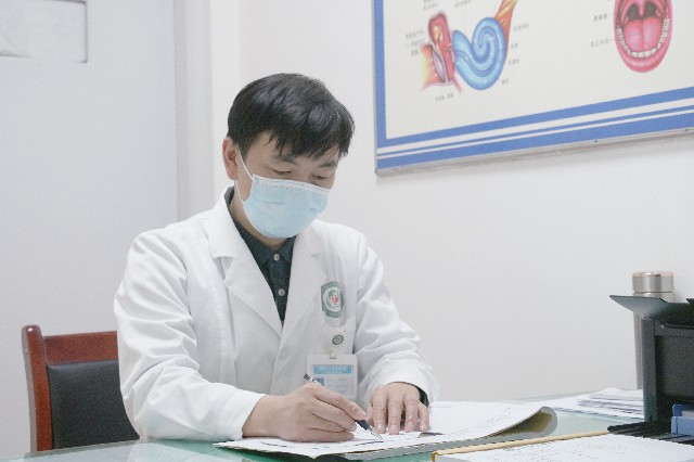 提高服務(wù)意識，優(yōu)化醫(yī)患溝通(圖1)