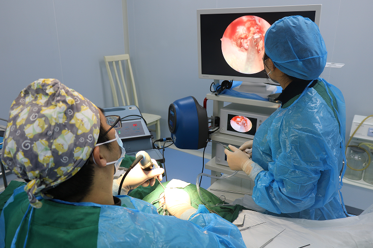 手術(shù)沒做干凈，術(shù)后3年顱內(nèi)竟發(fā)現(xiàn)巨大膽脂瘤！(圖2)